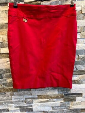 Chic Red Mini Pencil Skirt - Sleek Everyday Style